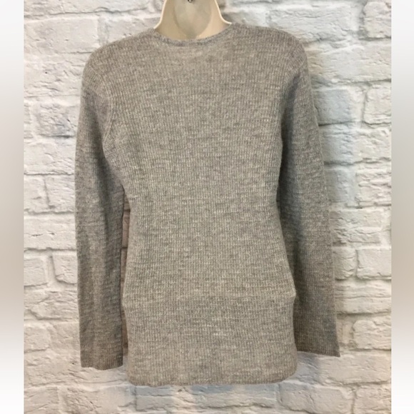 TOMORROWLAND Women's Gray Light Weight V-Neck Ribbed Cashmere Sweater Sz Small - Picture 3 of 8